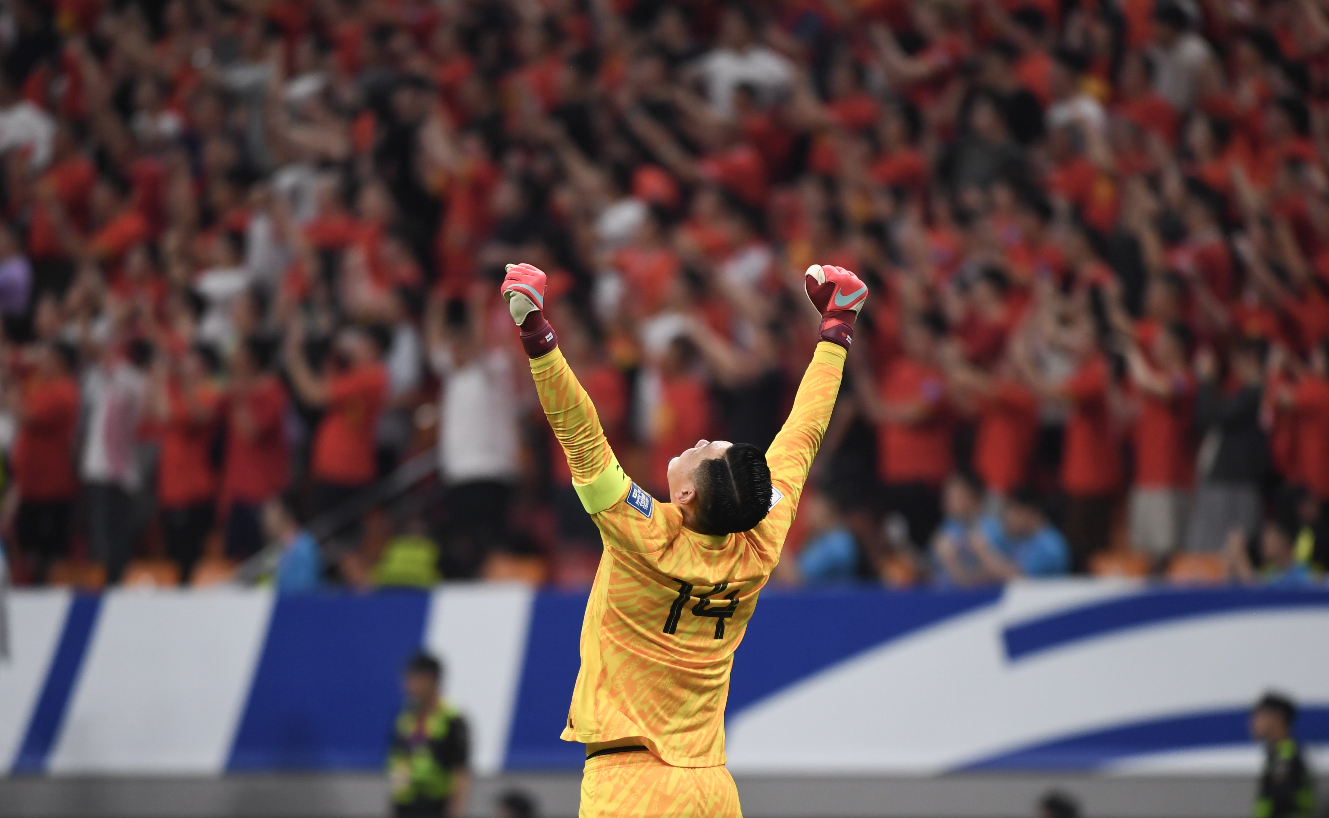 巴林足球代表队在国际赛事中成为焦点，赢得掌声的简单介绍