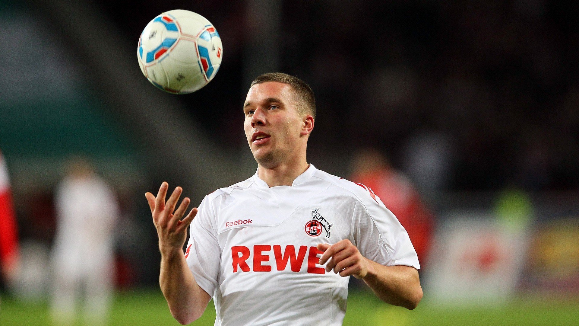 德甲争冠战之夜,福克斯赛后评分拉满,一战封神的背后