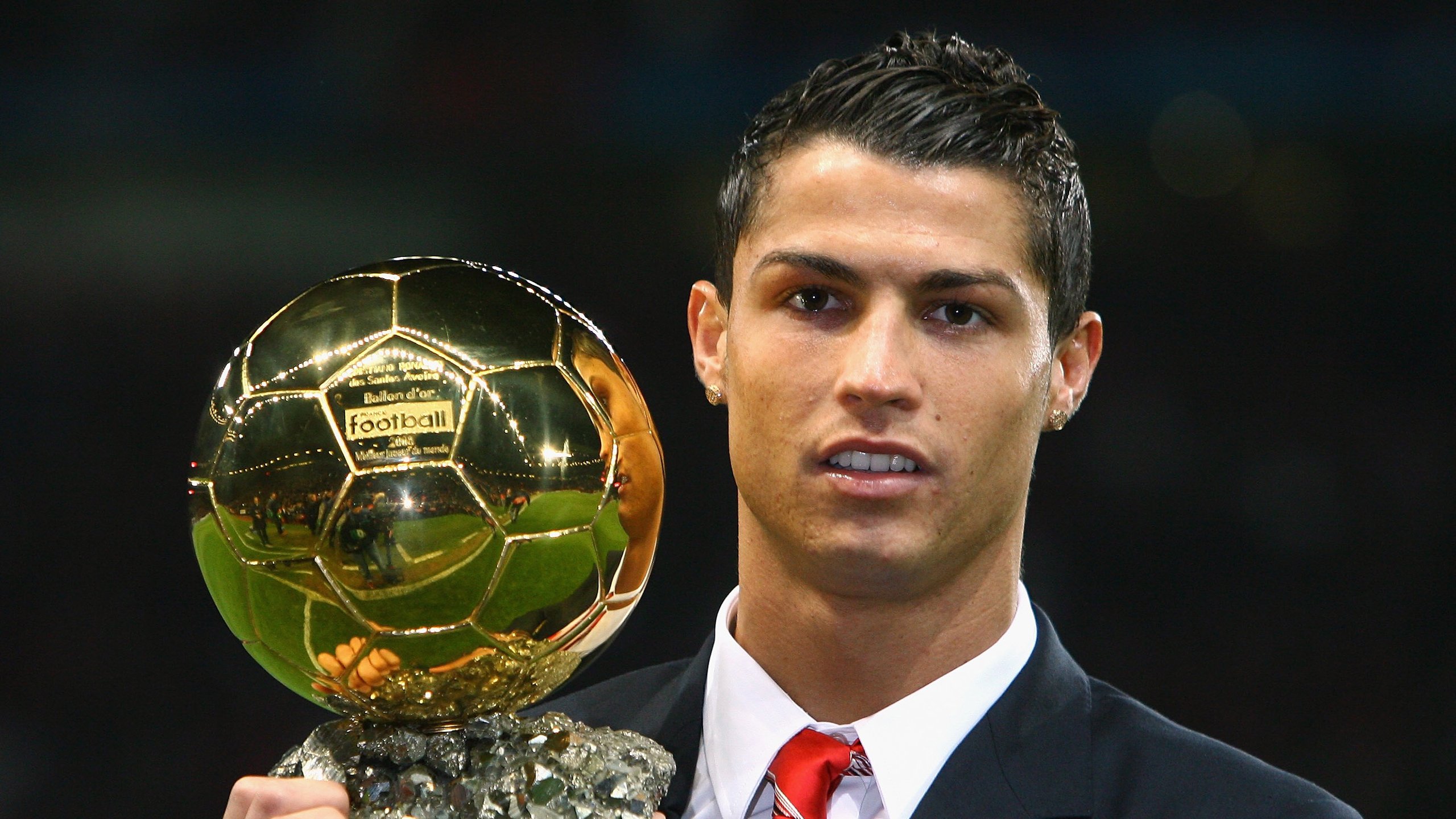 绿衫奇迹!爱尔兰压哨绝杀曼联,阿坎吉关键回合一锤定音